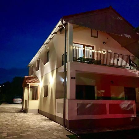 Pine&Chill2 Apartments Balatonalmádi Εξωτερικό φωτογραφία